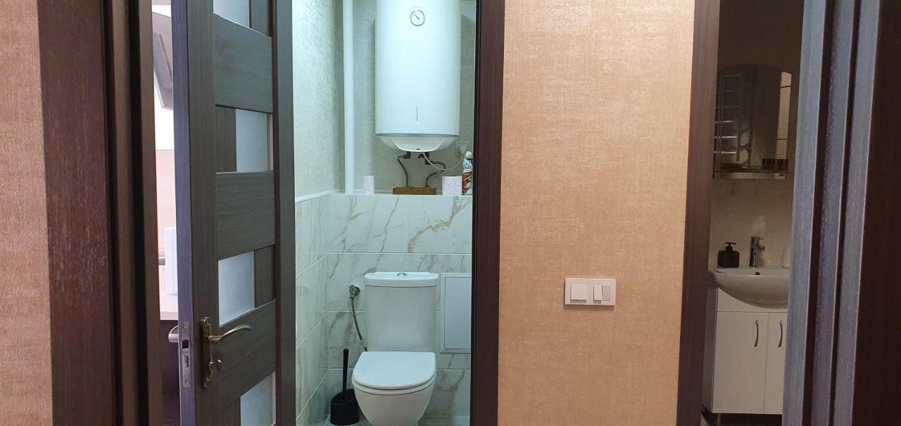Квартира " A Quiet Place" Apartment Kamianets-Podilskyi Luaran gambar